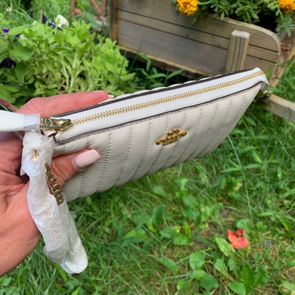 Authentic COACH 1941 Nappa leather/smooth leather zip top wristlet - Picture 10 of 15